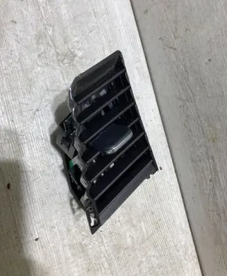 Opel Crossland X Dash center air vent grill 13461694