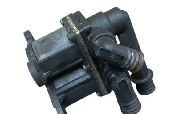 BMW 5 E34 Coolant heater control valve 1147412042