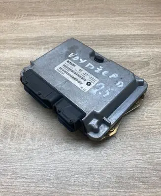 Chrysler Voyager Engine control unit/module ECU P04686870AA 0281010139