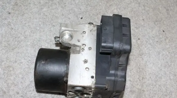 Toyota RAV 4 (XA30) ABS Pump 1338007970