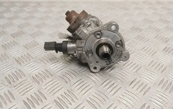 BMW 5 E60 E61 Fuel injection high pressure pump 7807495
