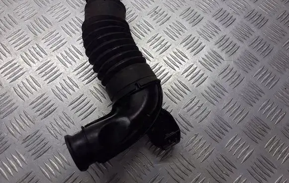 Mazda 2 Air intake hose/pipe 2S61-9A673-EB
