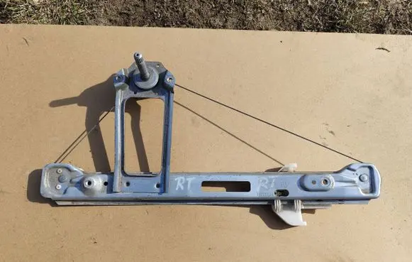 Ford Focus Rear door manual window regulator XS41A27000