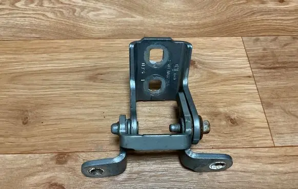 Opel Insignia A Rear door upper hinge ES03A046574