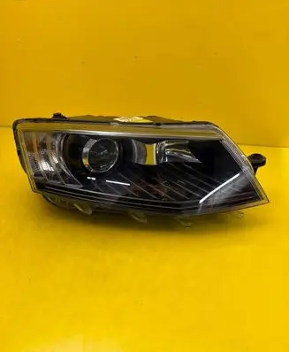 Skoda Octavia Mk3 (5E) Headlight/headlamp 5E1941016B