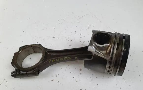 Volkswagen Touareg I Piston with connecting rod