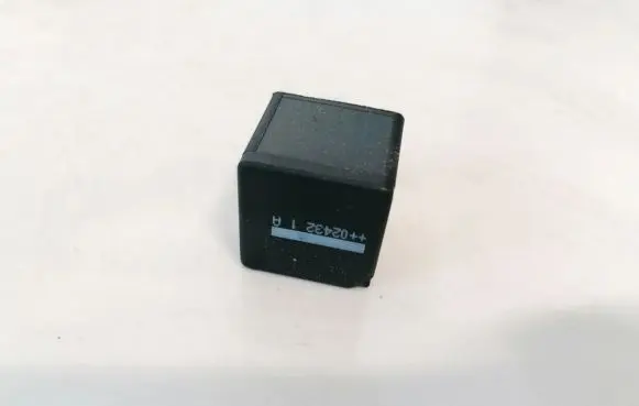 Ford Mondeo Mk III Other relay 2s7t14b192aa v23136b1x66