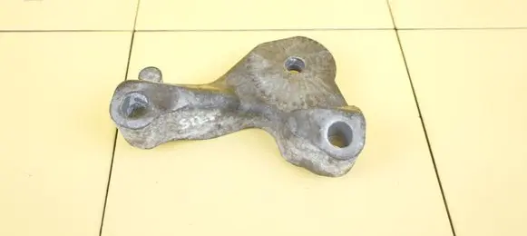 Ford Fiesta Engine mounting bracket IQJA
