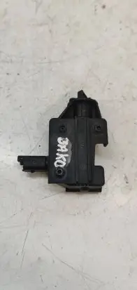 Fuel tank cap lock