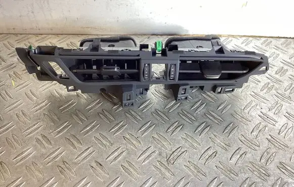 Lexus NX Dash center air vent grill 5567078030