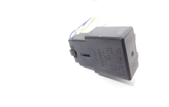 Toyota Avensis T270 Rear light relay 895A147010 0618001010