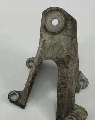 Jaguar XK8 - XKR Engine mounting bracket