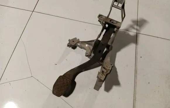 Audi A4 S4 B7 8E 8H Brake pedal 8E1721117A