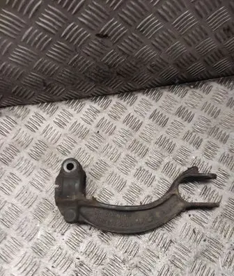 Audi A4 S4 B8 8K Lower shock absorber bracket 8k0413k