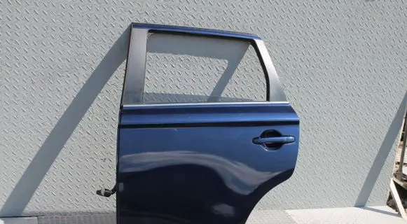 Mitsubishi Outlander Rear door