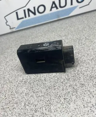 BMW 3 E36 Front door lock motor 8353012