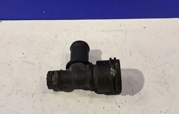 Mercedes-Benz E W212 Engine coolant pipe/hose 3017761