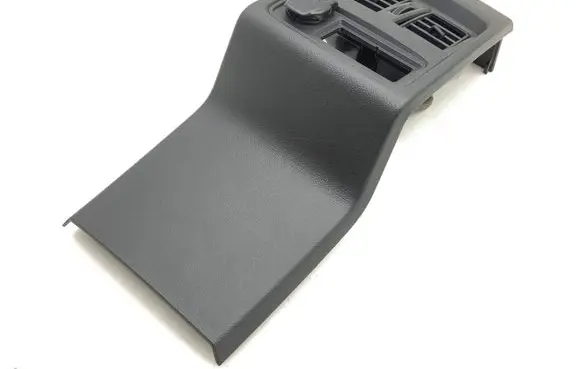 Rear air vent grill