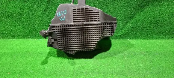Renault Clio IV Air filter box cover 
