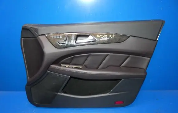 Mercedes-Benz CLS C218 X218 Front door card panel trim