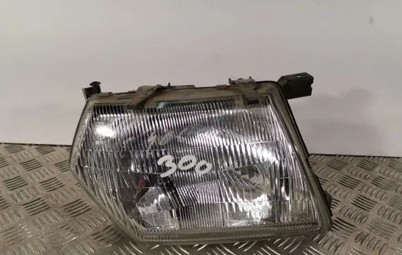 Nissan Patrol 4W60 Headlight/headlamp