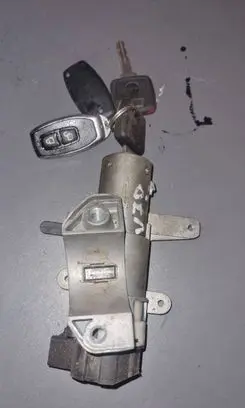 Volvo V70 Ignition lock 8626324