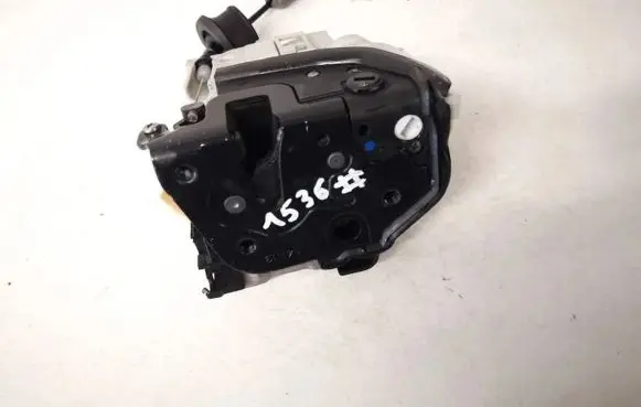 Audi A1 Rear door lock 8x0839016
