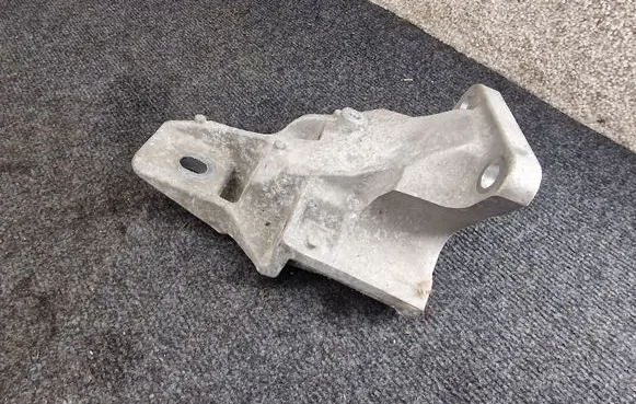 Land Rover Range Rover Sport L494 Engine mounting bracket CPLA6037CB CPLA6037