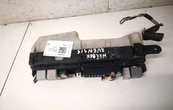 Toyota Avensis T250 Fuse box set PILKOS