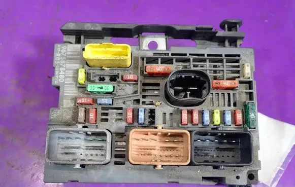 Peugeot Partner Fuse box set