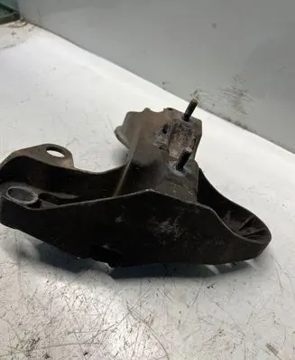 Audi A6 S6 C5 4B Engine mounting bracket