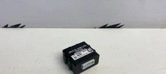 Toyota Avensis T250 Light module LCM 8996005020
