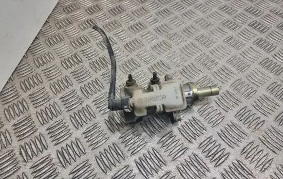 Ford Focus Master brake cylinder
