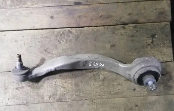 Mercedes-Benz E AMG W212 Front control arm 21208