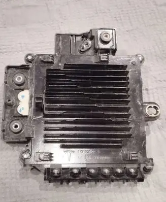 Tesla Model X Fuse module 113102100B
