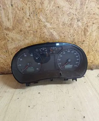 Volkswagen Polo IV 9N3 Speedometer (instrument cluster) 6Q0920823T VWZ7Z010938363 2020900218