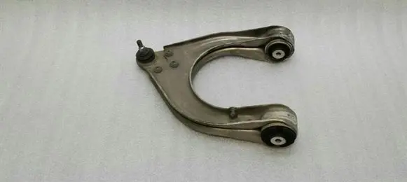 Mercedes-Benz CLS C219 Front upper control arm/wishbone A2113300338