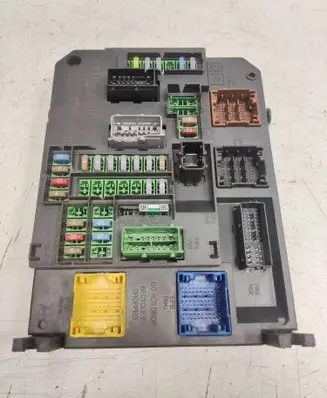 Citroen C4 II Fuse module 9665547480 610761090 BSIQ0300
