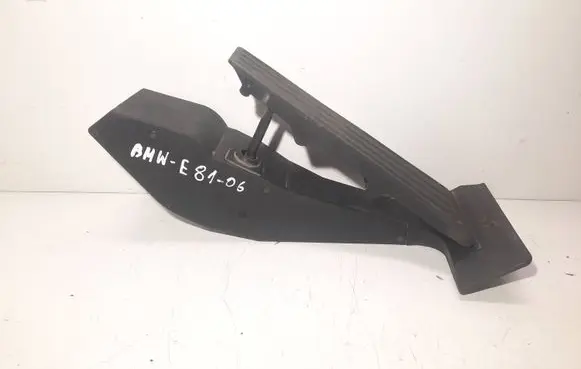BMW 1 E81 E87 Accelerator throttle pedal 6772645