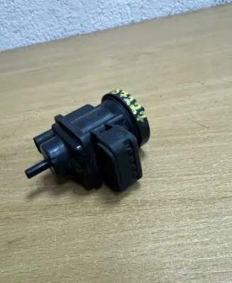 Mercedes-Benz E W210 EGR valve A0005450527 D7227