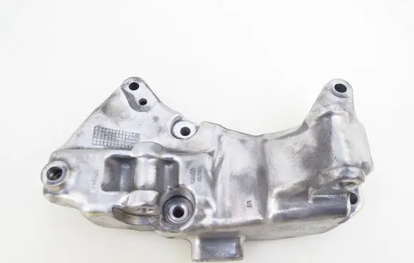 Volvo S60 Generator/alternator bracket 31410829