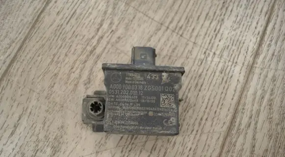 Mercedes-Benz C AMG W205 Tire pressure control unit A0009000318