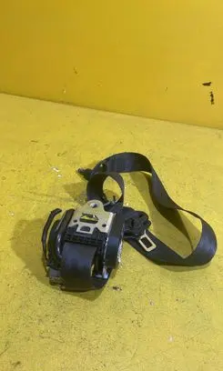 Ford Focus Seat belt trim RZ4R3P2K10