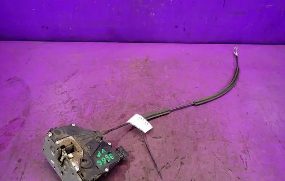 Opel Corsa D Front door lock 