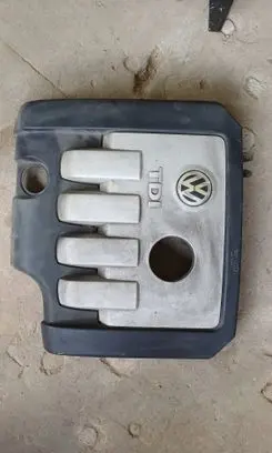 Volkswagen Touran I Engine cover (trim) 03G103925BP