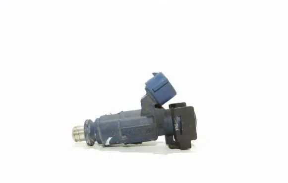 Hyundai i30 Fuel injector 353102B000