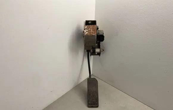 Infiniti FX Acceleration sensor