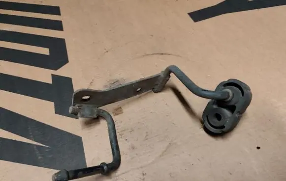 Jeep Cherokee III KJ Muffler mount bracket/holder 