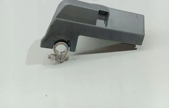 Audi A4 S4 B8 8K Battery relay fuse 4F0915519