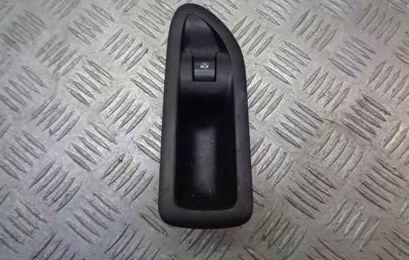 Renault Laguna II Quarter vent window switch 